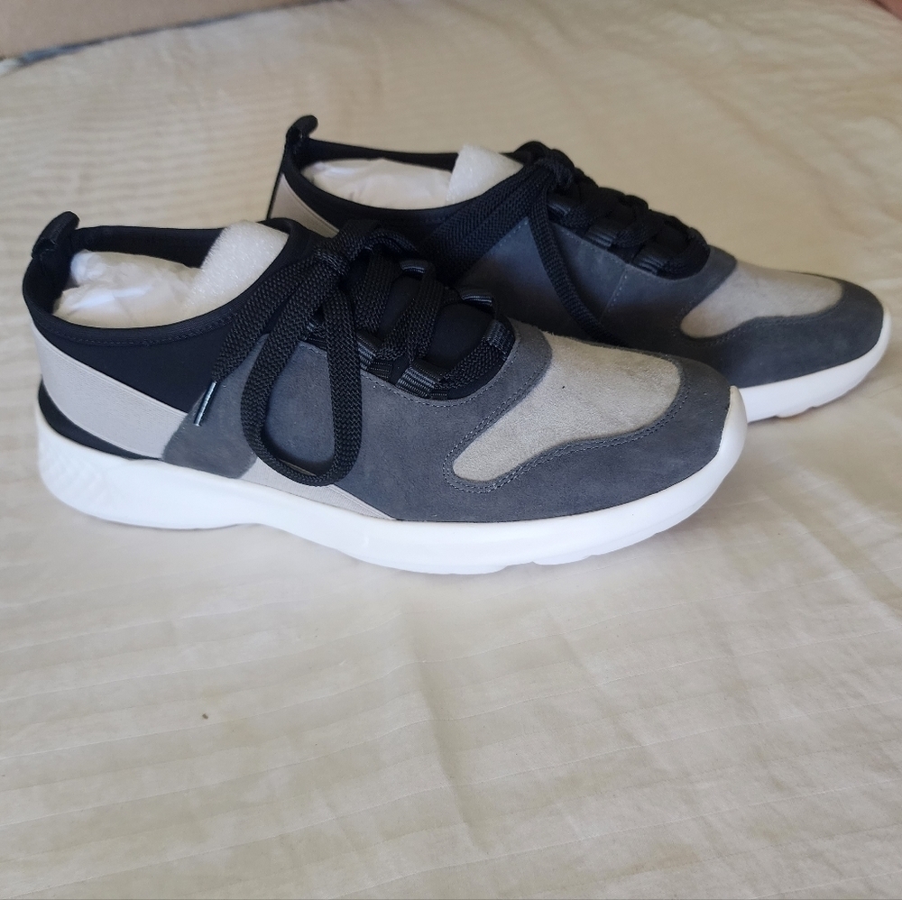 Vaneli Sport Arcis Sneaker in Carbon Gray Suede Size 6 New In Box
